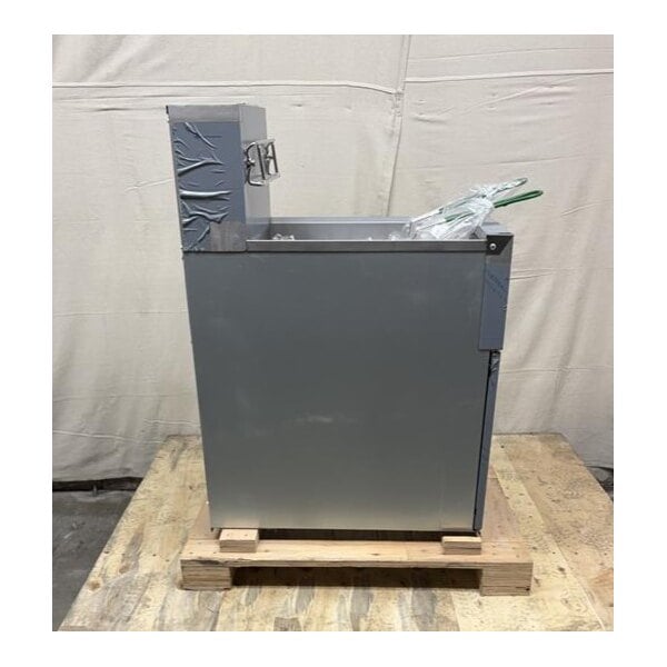 Scratch and Dent Dean by Frymaster SR114E Super Runner Economy 40 lb. Electric Floor Fryer - 240V, 1 Phase