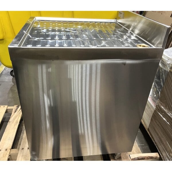 Scratch and Dent Regency Stainless Steel Corrugated Top Glass Rack Storage Unit - 23" x 24"