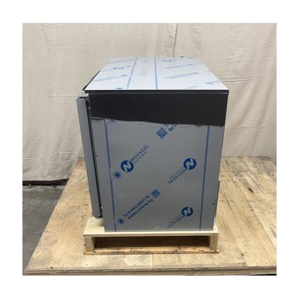 Scratch and Dent Beverage-Air UCR34HC-23 34" Low Profile Undercounter Refrigerator