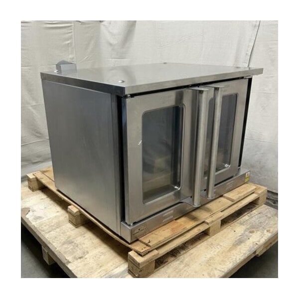 Scratch and Dent MainStreet Equipment EC1-C Single Deck Electric Full Size Convection Oven with Legs - 208V, 3 / 1 Phase, 11 kW