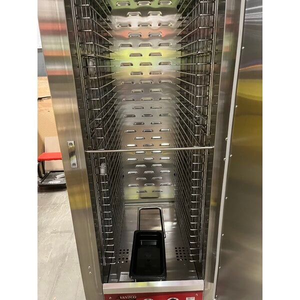 Scratch and Dent Avantco HPESS-1836 Full Size Insulated Heated Holding / Proofing Cabinet with Solid Stainless Steel Door - 120V