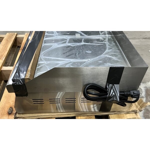 Scratch and Dent Avantco EG30N 30" Electric Countertop Griddle - 208/240V, 3375W-4500W