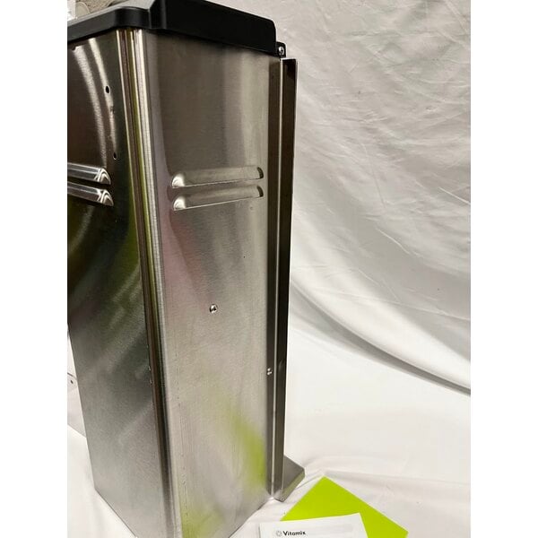 Scratch and Dent Vitamix 570 Mix'n Mixer Countertop Frozen Dessert Mixer with Permanent Soft Ice Cream Agitator - 120V