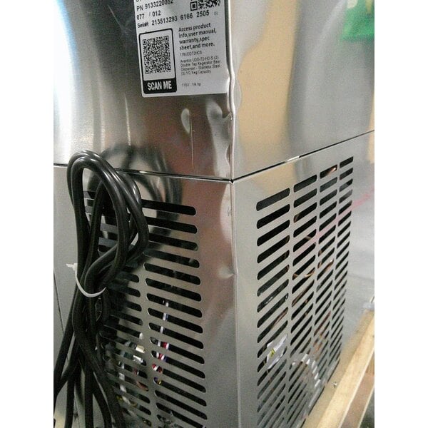 Scratch and Dent Avantco UDD-72-HC-S (2) Double Tap Kegerator Beer Dispenser - Stainless Steel, (3) 1/2 Keg Capacity