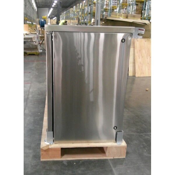 Scratch and Dent Avantco UDD-72-HC-S (2) Double Tap Kegerator Beer Dispenser - Stainless Steel, (3) 1/2 Keg Capacity