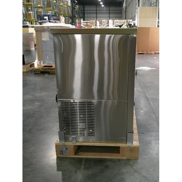 Scratch and Dent Avantco UDD-72-HC-S (2) Double Tap Kegerator Beer Dispenser - Stainless Steel, (3) 1/2 Keg Capacity