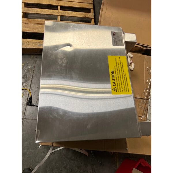 Scratch and Dent Avantco T3600B Commercial 14 1/2" Wide Conveyor Toaster with 3" Opening - 208V, 3600W, 1200 Slices per Hour