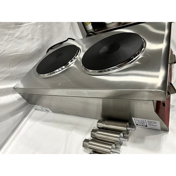 Scratch and Dent Avantco CER-200 Dual Solid French-Style Burner Countertop Electric Range - 208/240V, 2260/3600W