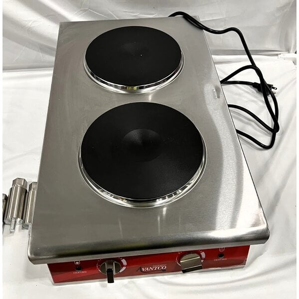 Scratch and Dent Avantco CER-200 Dual Solid French-Style Burner Countertop Electric Range - 208/240V, 2260/3600W
