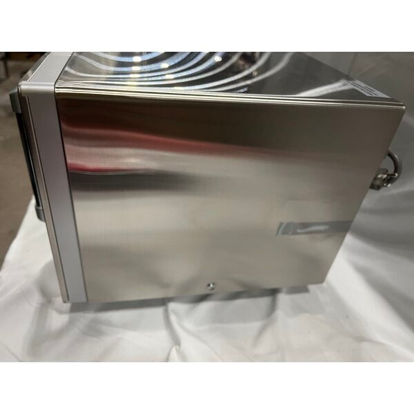 Scratch and Dent Waring WMO90 Stainless Steel Commercial Microwave with Push Button Controls - 120V, 1000W