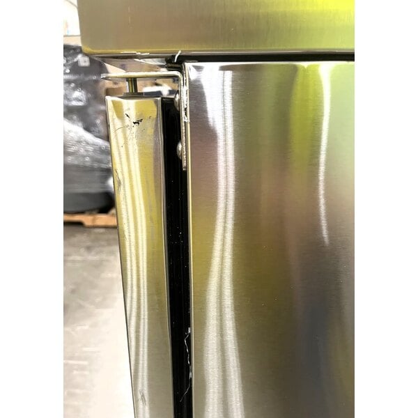 Scratch and Dent Avantco UDD-60-HC-S (2) Four Tap Kegerator Beer Dispenser - Stainless Steel, (2) 1/2 Keg Capacity