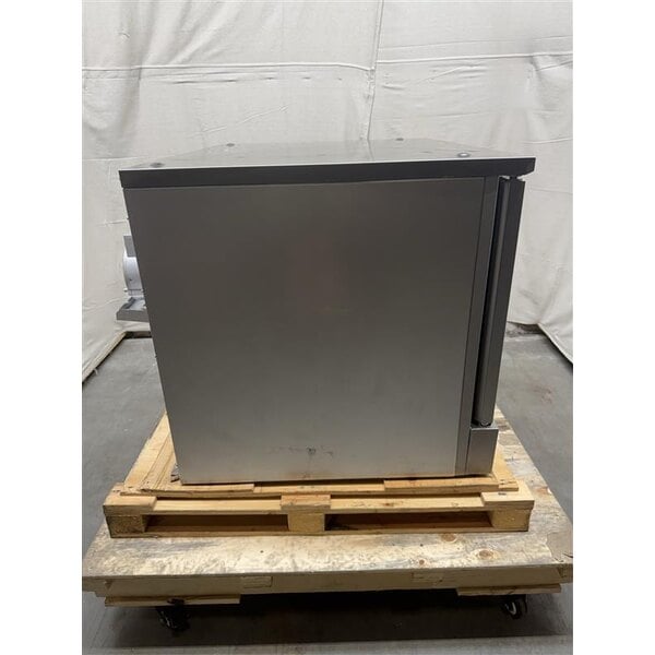 Scratch and Dent MainStreet Equipment CG1-L Single Deck Full Size Liquid Propane Convection Oven with Legs - 54,000 BTU