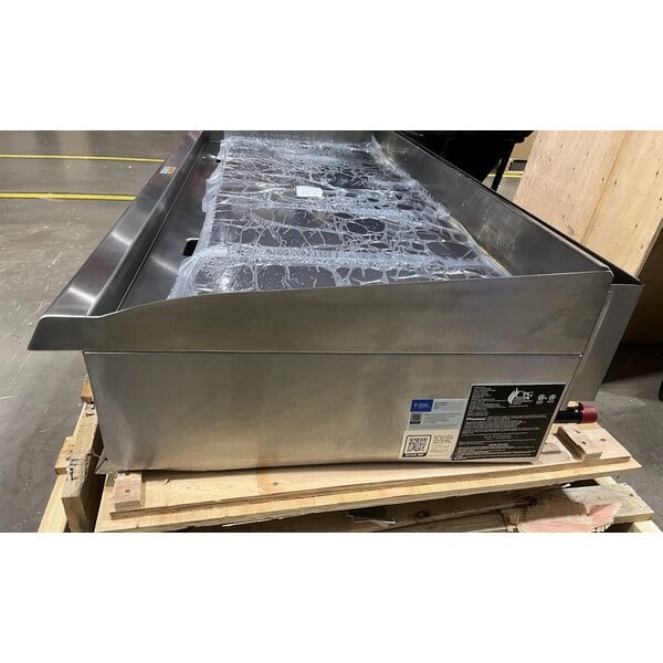 Scratch and Dent Cooking Performance Group GT-CPG-60-NL 60" Gas Countertop Griddle with Thermostatic Controls - 150,000 BTU