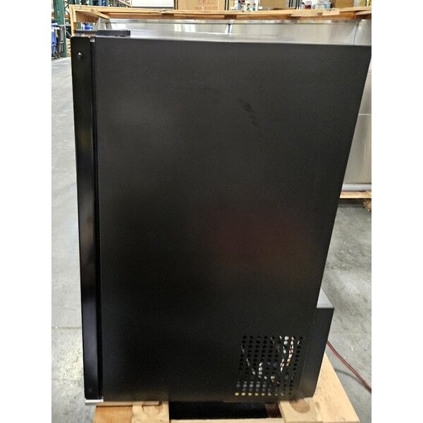 Scratch and Dent Avantco CRM-7-HC Black Countertop Display Refrigerator with Swing Door - 4.1 Cu. Ft.