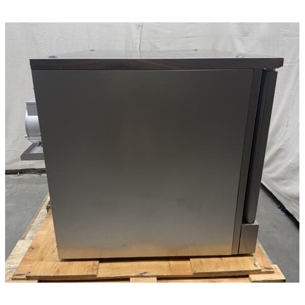 Scratch and Dent MainStreet Equipment CG1-L Single Deck Full Size Liquid Propane Convection Oven with Legs - 54,000 BTU