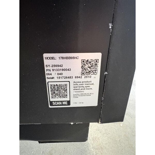 Scratch and Dent Avantco HBB-95-HC 95" Black Horizontal Bottle Cooler
