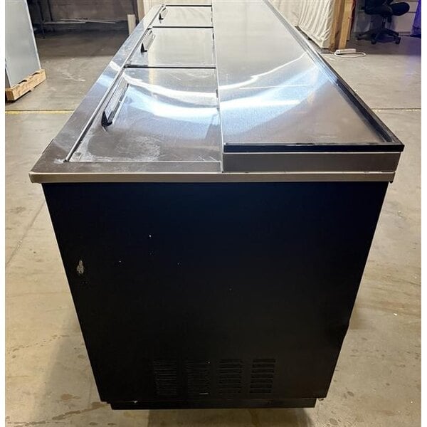 Scratch and Dent Avantco HBB-95-HC 95" Black Horizontal Bottle Cooler