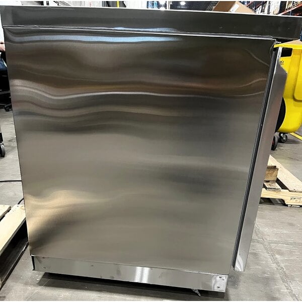 Scratch and Dent Avantco ZUC-27R-HC 27" Front Breathing Undercounter Refrigerator