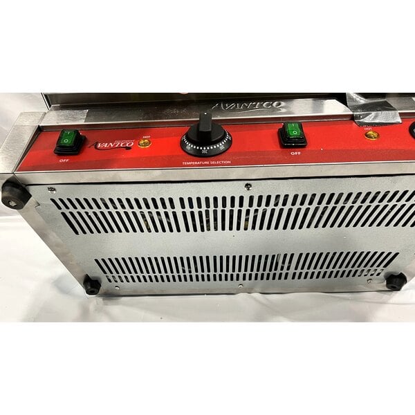 Scratch and Dent Avantco PG400S Commercial Dual Panini Sandwich Grill with Smooth Plates and 19 5/8" x 9 1/8" Cooking Surface - 120V, 3500W