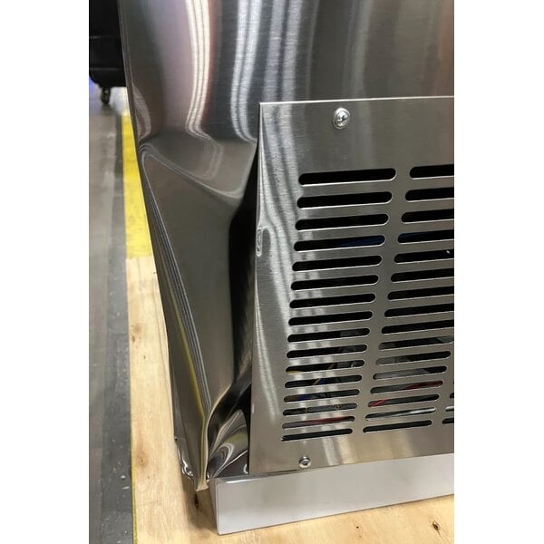 Scratch and Dent Avantco CPSS-88-HC 88 3/4" 16 Tub Stainless Steel Deluxe Ice Cream Dipping Cabinet
