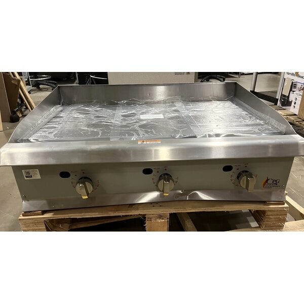 Scratch and Dent Cooking Performance Group GT-CPG-36-NL 36" Gas Countertop Griddle with Flame Failure Protection and Thermostatic Controls - 90,000 BTU