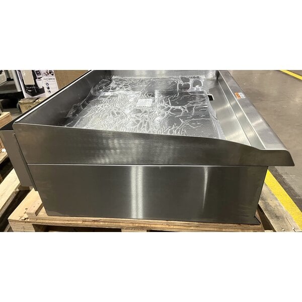 Scratch and Dent Cooking Performance Group GT-CPG-36-NL 36" Gas Countertop Griddle with Flame Failure Protection and Thermostatic Controls - 90,000 BTU