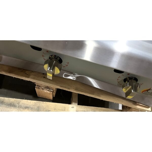 Scratch and Dent Cooking Performance Group GT-CPG-36-NL 36" Gas Countertop Griddle with Flame Failure Protection and Thermostatic Controls - 90,000 BTU
