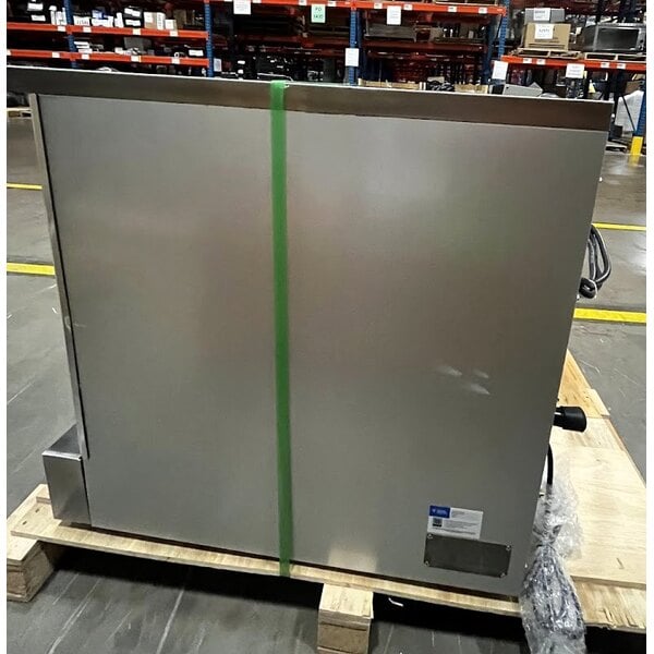 Scratch and Dent MainStreet Equipment CG1-N Single Deck Full Size Natural Gas Convection Oven with Legs - 54,000 BTU