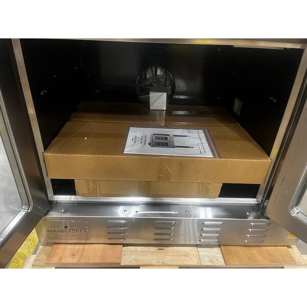 Scratch and Dent MainStreet Equipment CG1-N Single Deck Full Size Natural Gas Convection Oven with Legs - 54,000 BTU