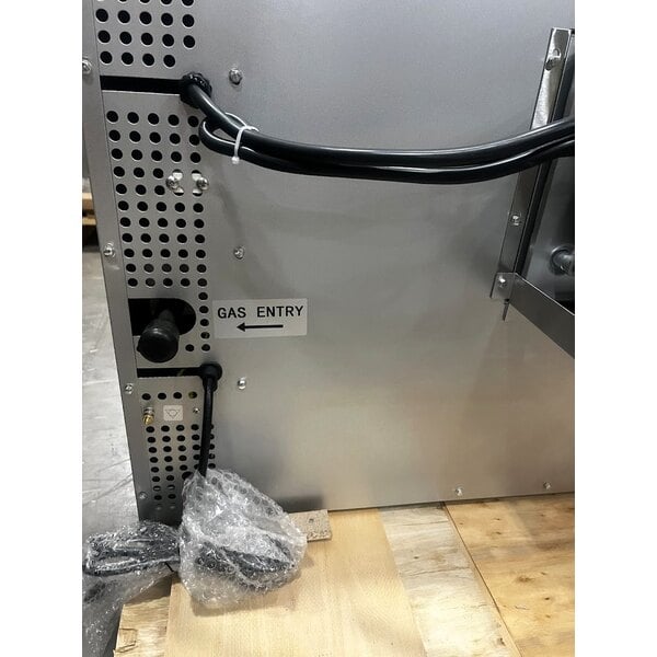 Scratch and Dent MainStreet Equipment CG1-N Single Deck Full Size Natural Gas Convection Oven with Legs - 54,000 BTU