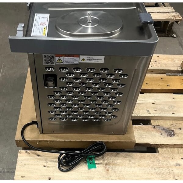 Scratch and Dent Crathco SR-25-16 Classic Pro Bubbler Double 4.75 Gallon Bowl Refrigerated Beverage Dispenser - 120V