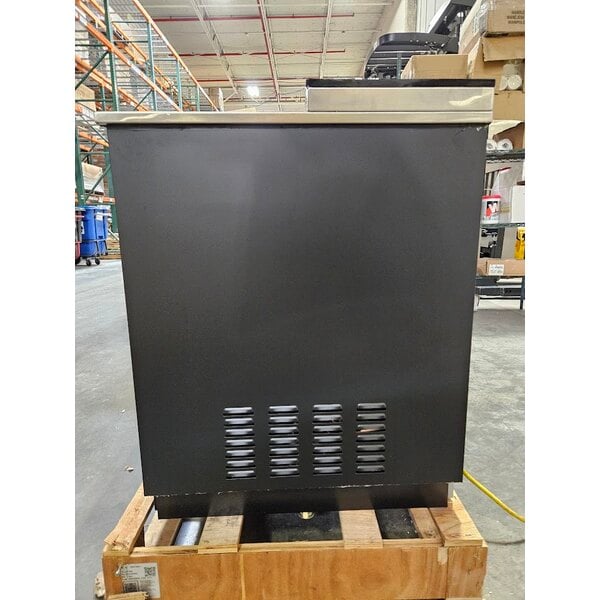 Scratch and Dent Avantco GF36-HC 36" Black Glass Froster / Plate Chiller - 115V
