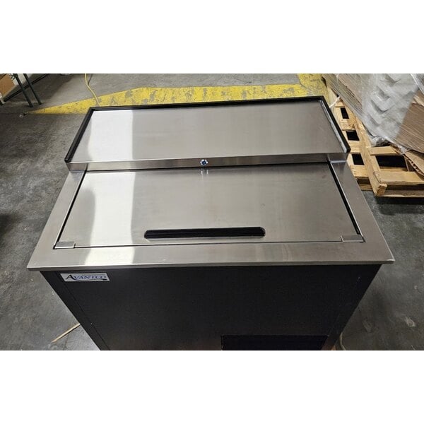 Scratch and Dent Avantco GF36-HC 36" Black Glass Froster / Plate Chiller - 115V