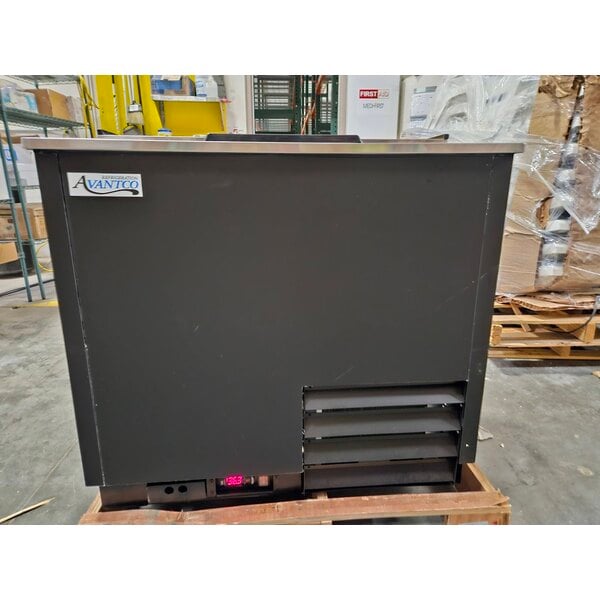 Scratch and Dent Avantco GF36-HC 36" Black Glass Froster / Plate Chiller - 115V