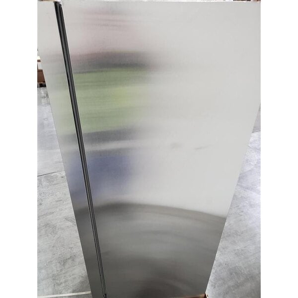 Scratch and Dent Avantco A-12R-HC 25" Solid Door Reach-In Refrigerator