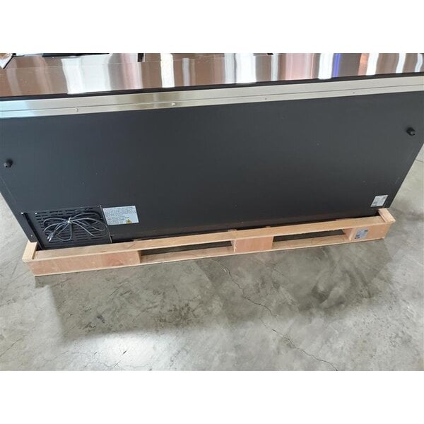 Scratch and Dent Avantco HBB-80-HC 80" Black Horizontal Bottle Cooler