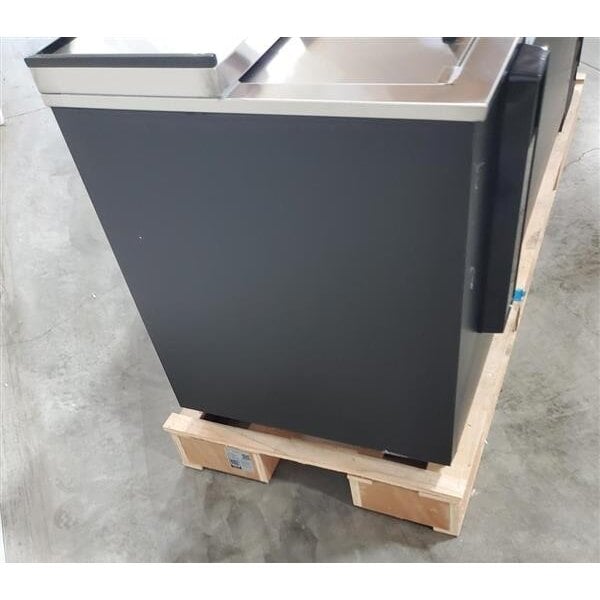 Scratch and Dent Avantco HBB-80-HC 80" Black Horizontal Bottle Cooler
