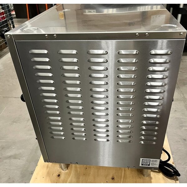 Scratch and Dent Avantco DPO-18-DD Double Deck Countertop Pizza/Bakery Oven with Two Independent Chambers - 3200W, 240V
