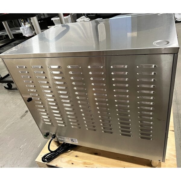 Scratch and Dent Avantco DPO-18-DD Double Deck Countertop Pizza/Bakery Oven with Two Independent Chambers - 3200W, 240V