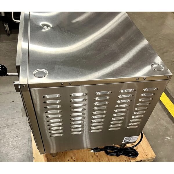 Scratch and Dent Avantco DPO-18-DS Double Deck Countertop Pizza/Bakery Oven - 3200W, 240V