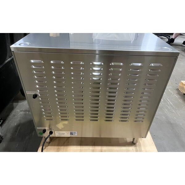 Scratch and Dent Avantco DPO-18-DD Double Deck Countertop Pizza/Bakery Oven with Two Independent Chambers - 3200W, 240V