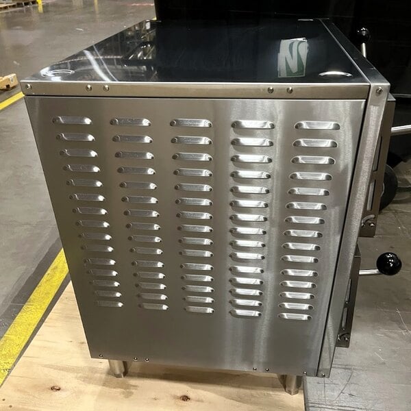Scratch and Dent Avantco DPO-18-DD Double Deck Countertop Pizza/Bakery Oven with Two Independent Chambers - 3200W, 240V