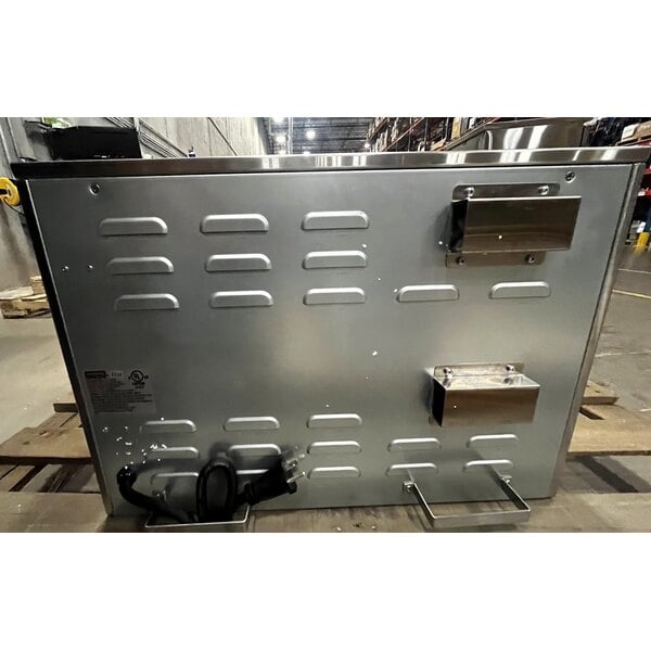 Scratch and Dent Waring WPO350 Countertop Double Pizza / Snack Oven - 240V, 3500W