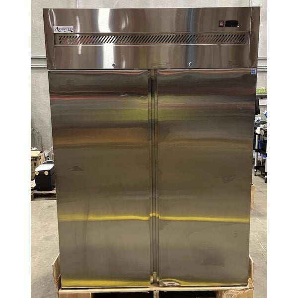 Scratch and Dent Avantco Z2-R-HC 54" Solid Door Stainless Steel Reach-In Refrigerator