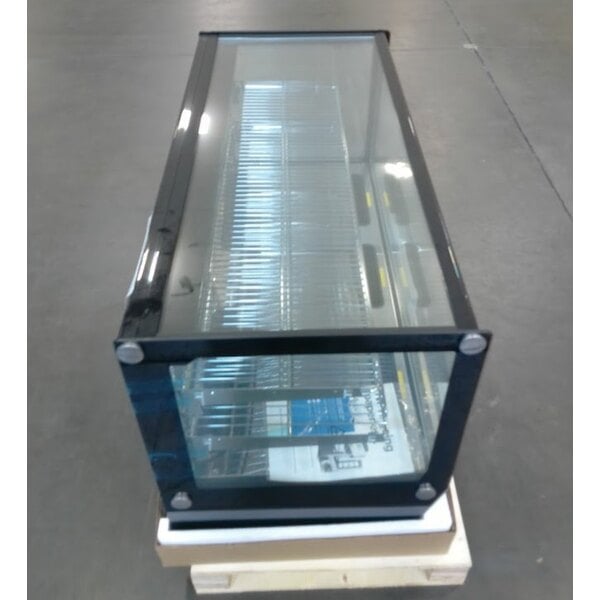Scratch and Dent Avantco BCS-48-HC 48" Black Refrigerated Square Countertop Bakery Display Case with LED Lighting