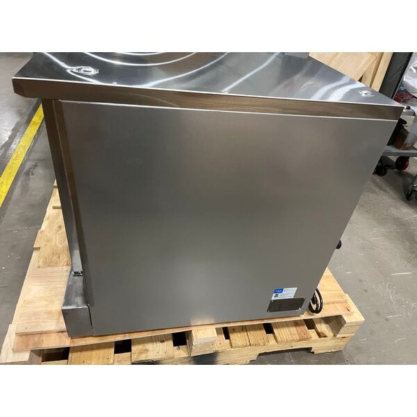 Scratch and Dent MainStreet Equipment CG1-N Single Deck Full Size Natural Gas Convection Oven with Legs - 54,000 BTU