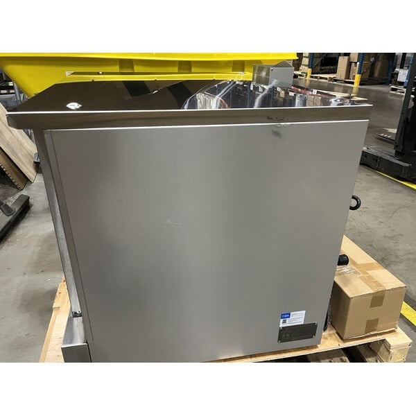 Scratch and Dent MainStreet Equipment CG1-N Single Deck Full Size Natural Gas Convection Oven with Legs - 54,000 BTU