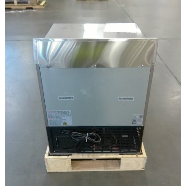 Scratch and Dent Avantco SS-WT-27R-HC 27" Worktop Refrigerator with 3 1/2" Backsplash