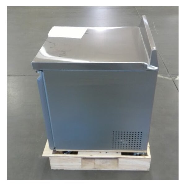 Scratch and Dent Avantco SS-WT-27R-HC 27" Worktop Refrigerator with 3 1/2" Backsplash
