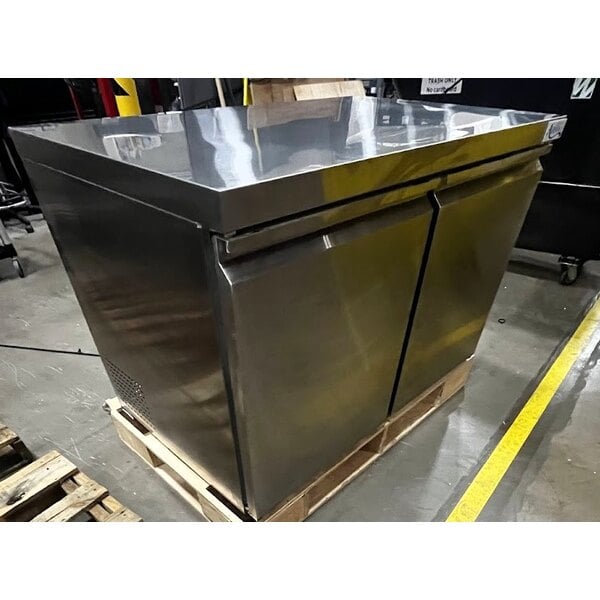 Scratch and Dent Avantco SS-UC-48R-HC 48" Undercounter Refrigerator